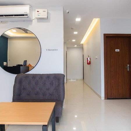 Hotel Ballfin Indore Exteriör bild
